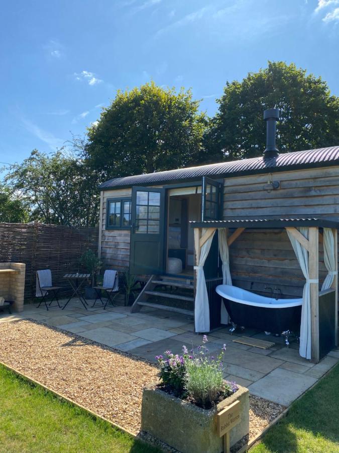 The Rabbit Warren Shepherd Hut Ketton Экстерьер фото